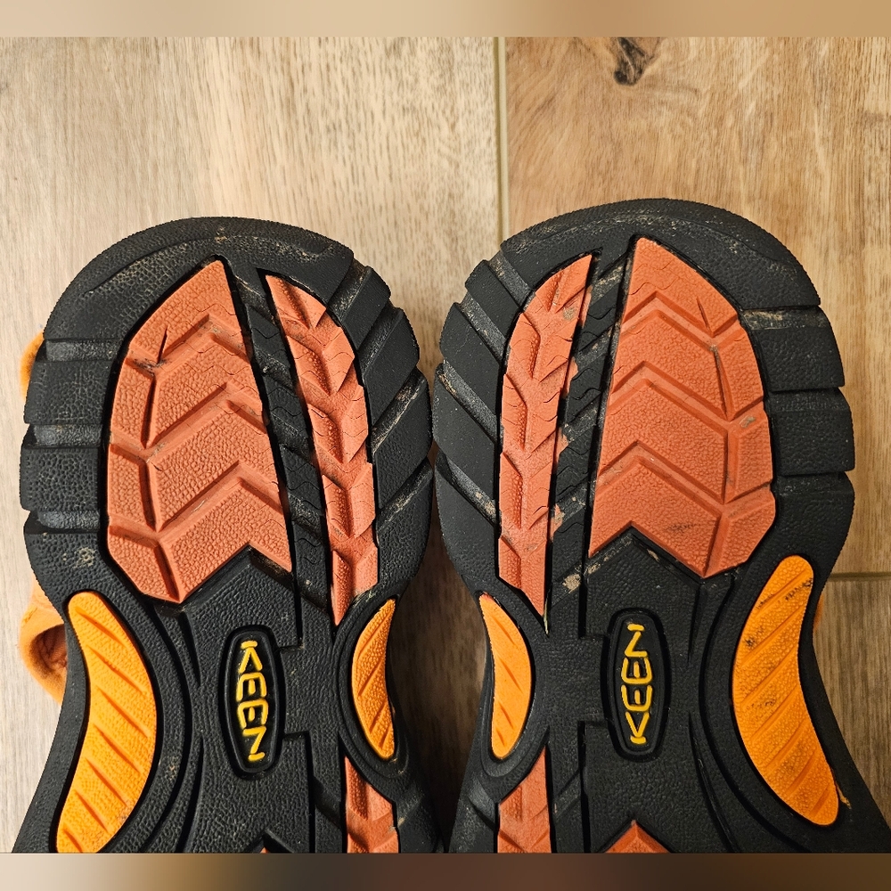 Keen Wonen's Newport Sandals In Orange - Size 9 - Picture 7 of 10